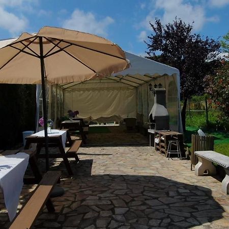 Casa Madrazo Con Piscina Y Parrillas Praves Bagian luar foto