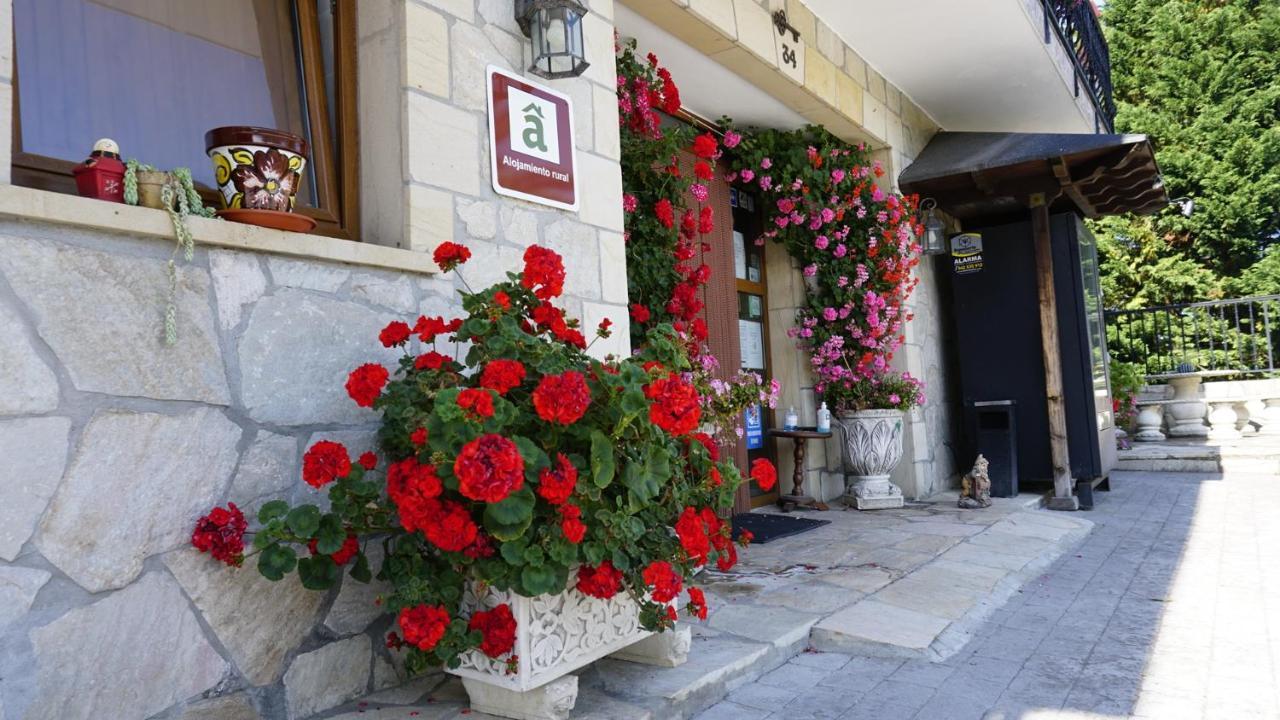 Casa Madrazo Con Piscina Y Parrillas Praves Bagian luar foto