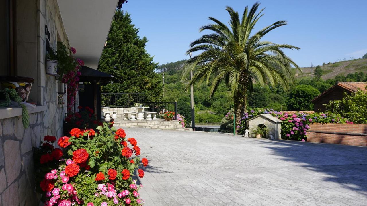 Casa Madrazo Con Piscina Y Parrillas Praves Bagian luar foto