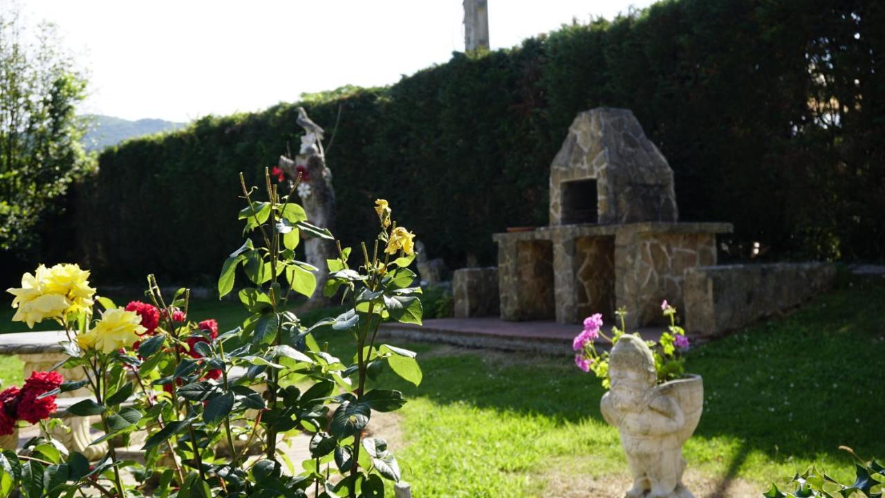 Casa Madrazo Con Piscina Y Parrillas Praves Bagian luar foto