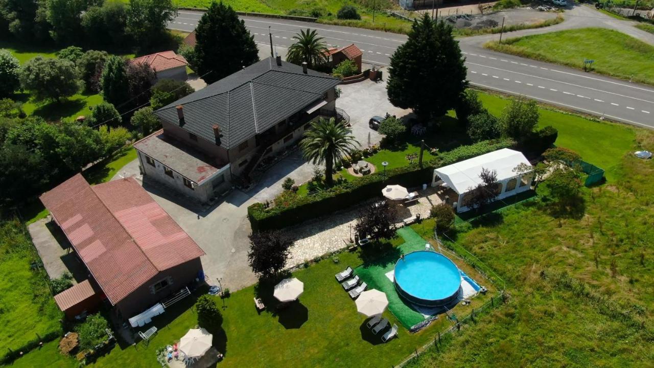 Casa Madrazo Con Piscina Y Parrillas Praves Bagian luar foto