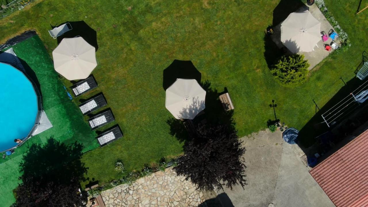 Casa Madrazo Con Piscina Y Parrillas Praves Bagian luar foto
