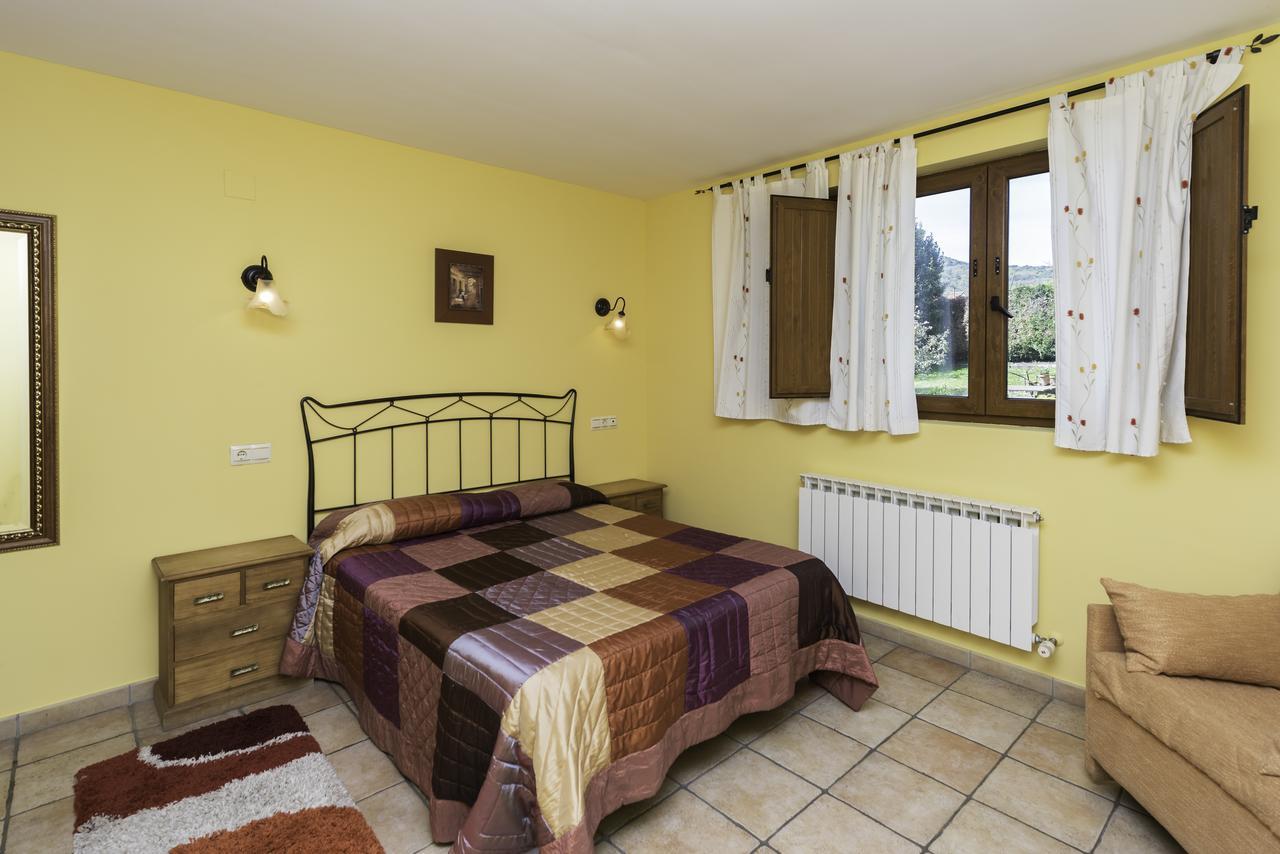 Casa Madrazo Con Piscina Y Parrillas Praves Bagian luar foto