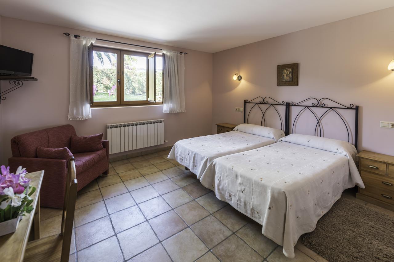 Casa Madrazo Con Piscina Y Parrillas Praves Bagian luar foto