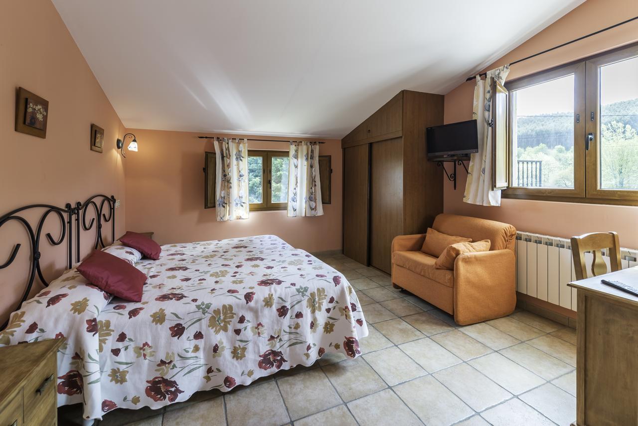 Casa Madrazo Con Piscina Y Parrillas Praves Bagian luar foto