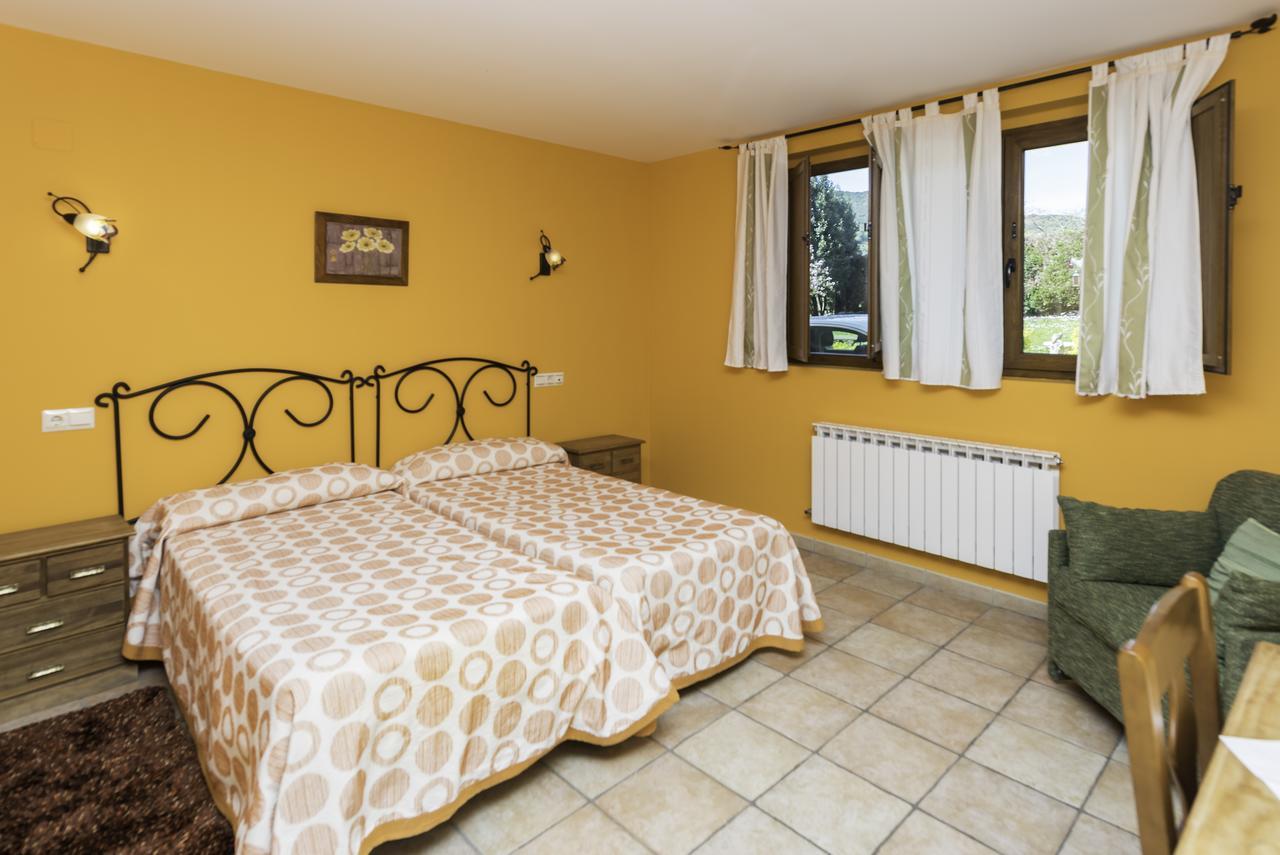 Casa Madrazo Con Piscina Y Parrillas Praves Bagian luar foto