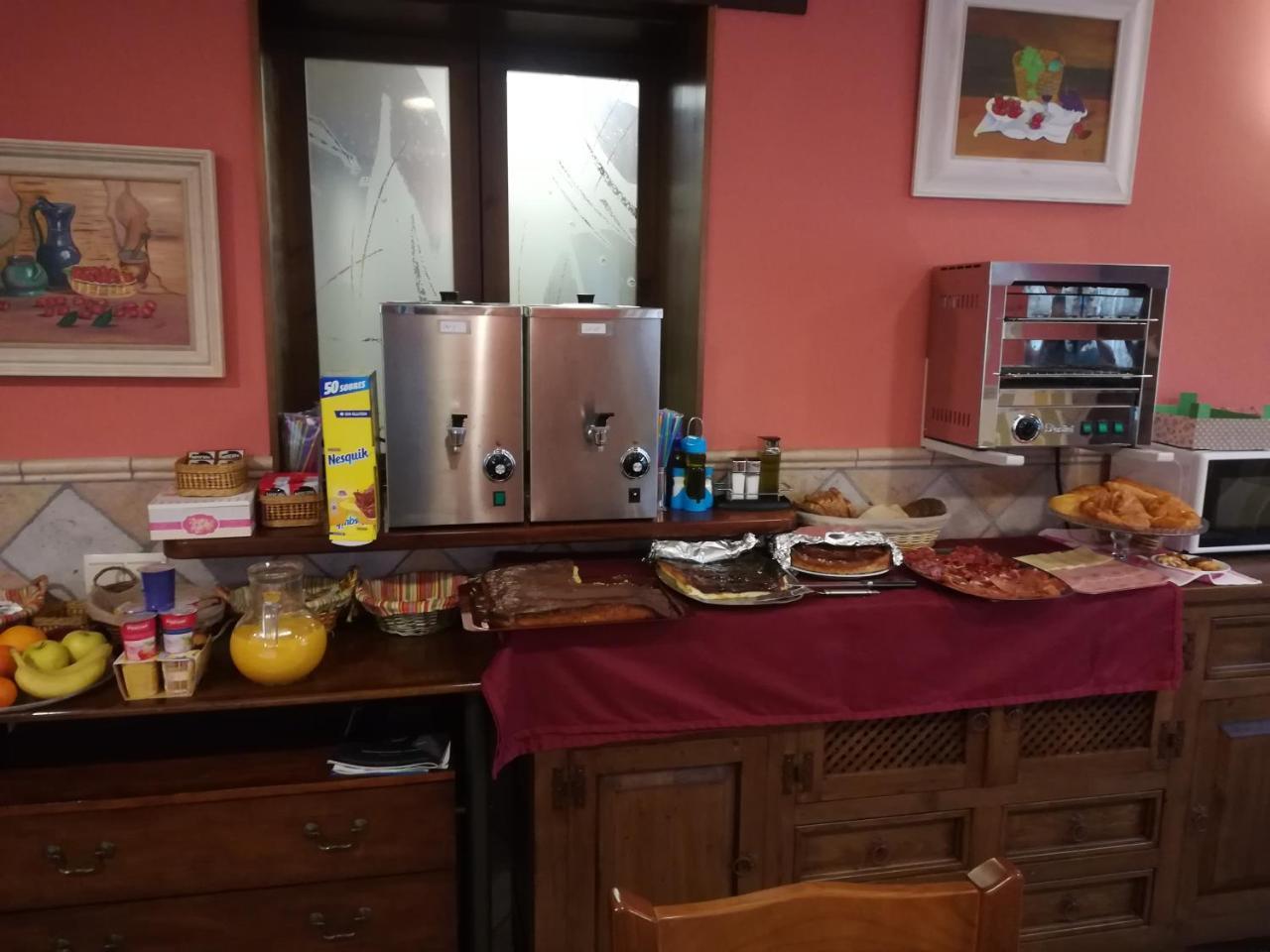 Casa Madrazo Con Piscina Y Parrillas Praves Bagian luar foto